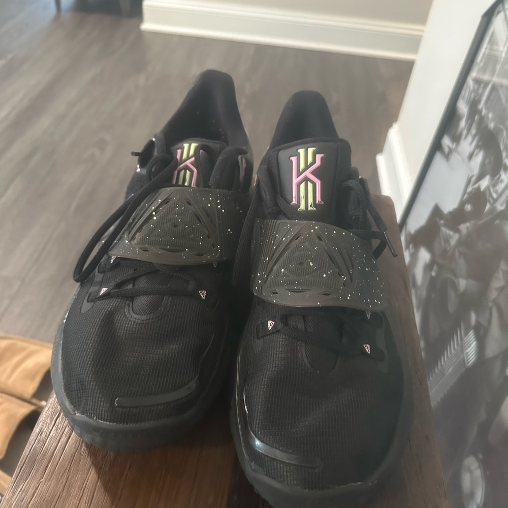 Kyrie 3 Low Black